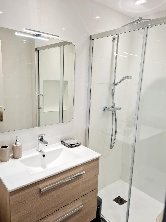 2P Entierement Climatise I Bien Insonorise I Wifi I A 300 M De La Mer I Restaurants Commerces Et Transports A 5Mn A Pied I Ideal 2 Personnes I Possibilite 4 Avec Canape Lit De Qualite I Tres Belle Douche Кань-сюр-Мер Экстерьер фото
